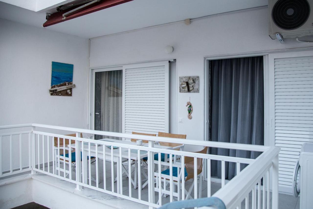 Grey Theros Apartments Paralia Dionysiou Luaran gambar