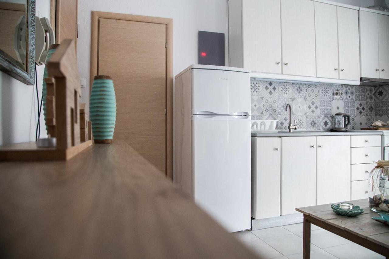 Grey Theros Apartments Paralia Dionysiou Luaran gambar