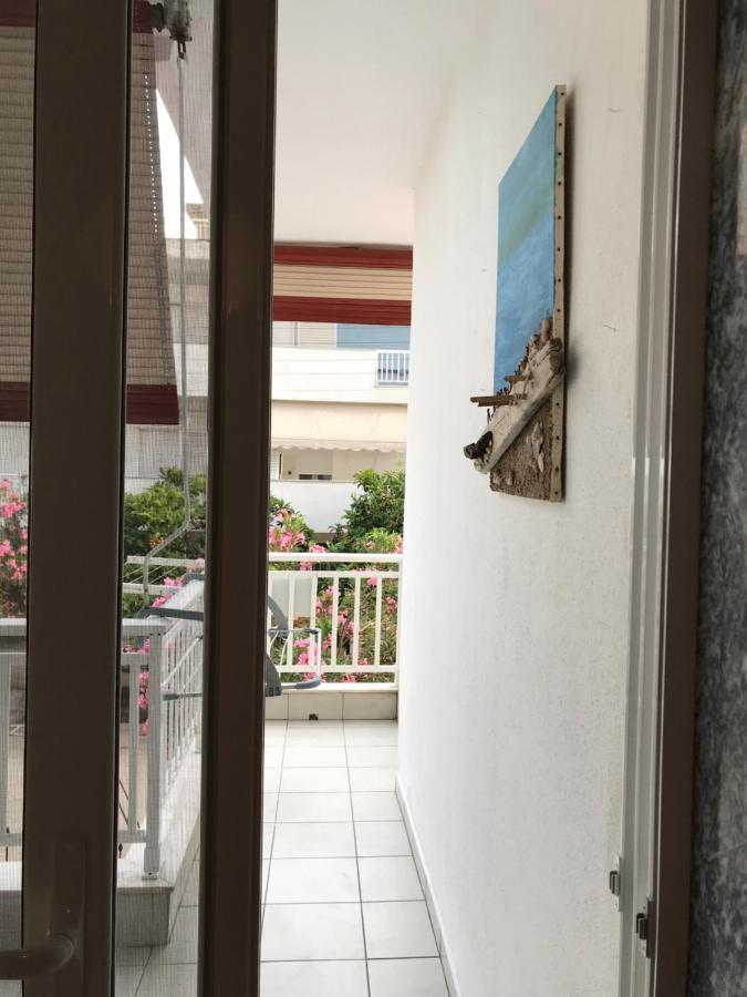 Grey Theros Apartments Paralia Dionysiou Luaran gambar